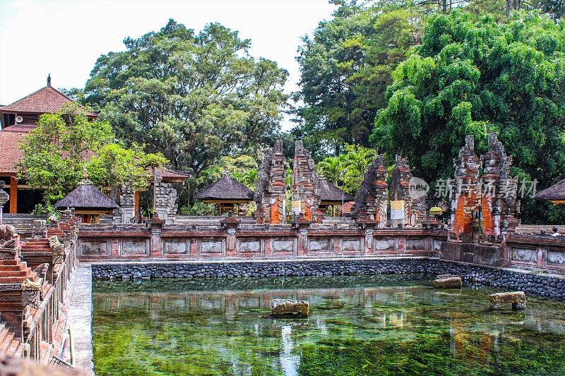 印度尼西亚巴厘岛的Tirta Empul temple。